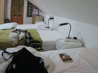 voyeurcam-julmodels-bed-3