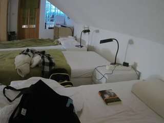 voyeurcam-julmodels-bed-3's CamSoda show and profile