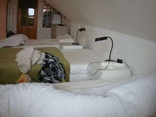 voyeurcam-julmodels-bed-3's CamSoda show and profile