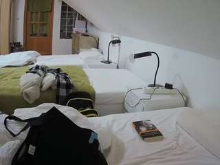 voyeurcam-julmodels-bed-3