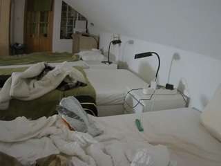 voyeurcam-julmodels-bed-3