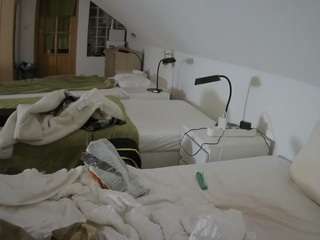 voyeurcam-julmodels-bed-3