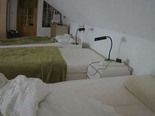 voyeurcam-julmodels-bed-3