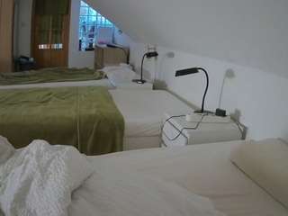 voyeurcam-julmodels-bed-3