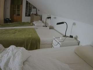 voyeurcam-julmodels-bed-3