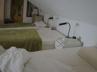 voyeurcam-julmodels-bed-3