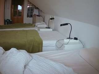 voyeurcam-julmodels-bed-3