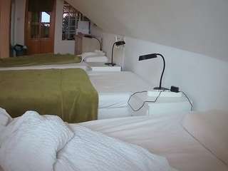 voyeurcam-julmodels-bed-3