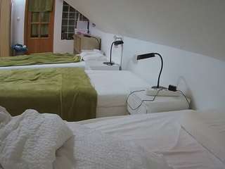voyeurcam-julmodels-bed-3