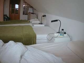 voyeurcam-julmodels-bed-3