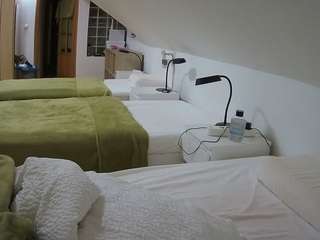 Julmodels Bedroom-D3 live webcam on Soda Cams