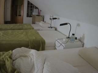 voyeurcam-julmodels-bed-3