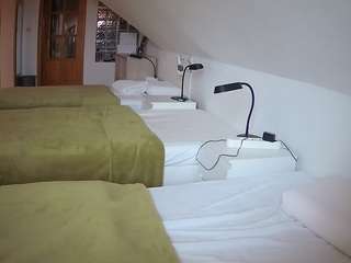 voyeurcam-julmodels-bed-3