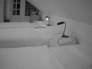 voyeurcam-julmodels-bed-3