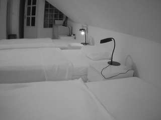 voyeurcam-julmodels-bed-3 Live Webcam on CamSoda