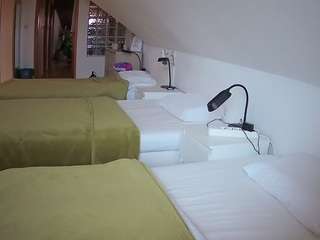 voyeurcam-julmodels-bed-3