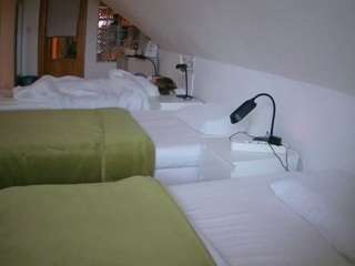 voyeurcam-julmodels-bed-3