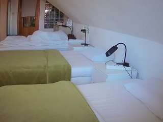 voyeurcam-julmodels-bed-3