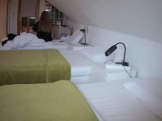 voyeurcam-julmodels-bed-3