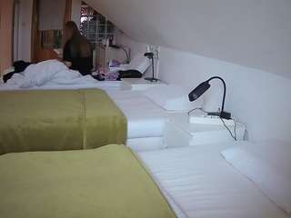 voyeurcam-julmodels-bed-3