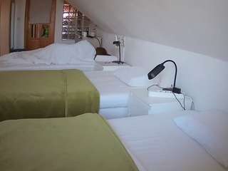 voyeurcam-julmodels-bed-3