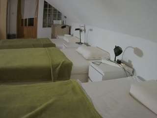 voyeurcam-julmodels-bed-3 webcam