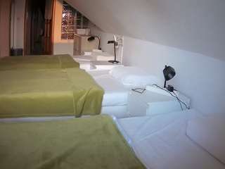 voyeurcam-julmodels-bed-3