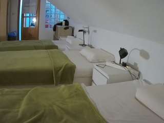 voyeurcam-julmodels-bed-3