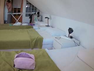 voyeurcam-julmodels-bed-3