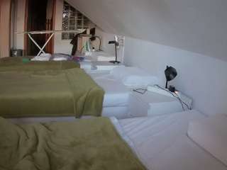 voyeurcam-julmodels-bed-3