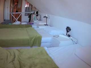 voyeurcam-julmodels-bed-3