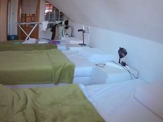 voyeurcam-julmodels-bed-3 webcam