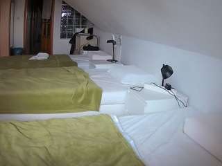 voyeurcam-julmodels-bed-3