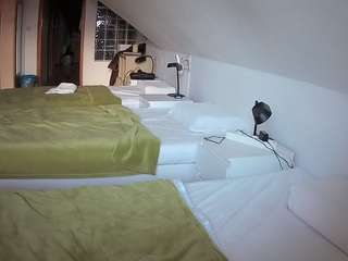 voyeurcam-julmodels-bed-3