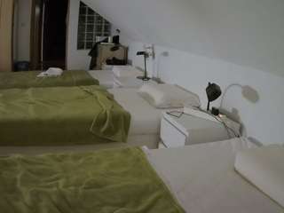 voyeurcam-julmodels-bed-3