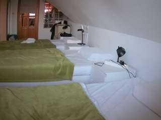 voyeurcam-julmodels-bed-3