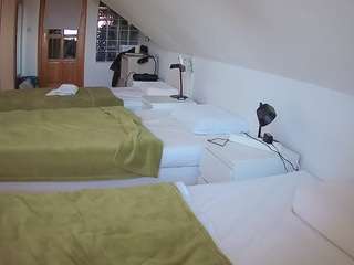 voyeurcam-julmodels-bed-3