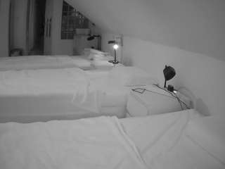 voyeurcam-julmodels-bed-3