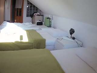 voyeurcam-julmodels-bed-3 Live Webcam on CamSoda