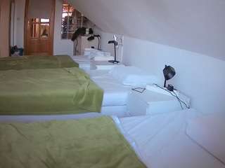 voyeurcam-julmodels-bed-3