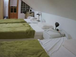 voyeurcam-julmodels-bed-3 live cam profile