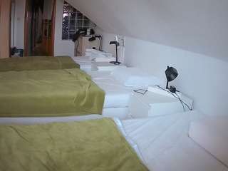 voyeurcam-julmodels-bed-3 live cam profile