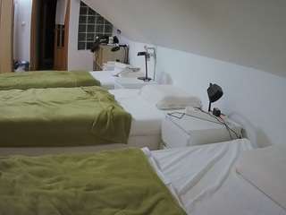 voyeurcam-julmodels-bed-3 live cam profile