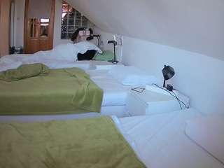 voyeurcam-julmodels-bed-3