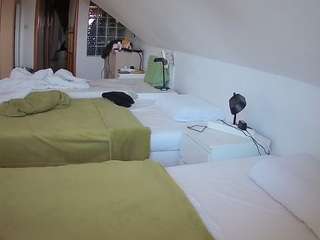voyeurcam-julmodels-bed-3 webcam