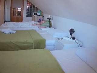 voyeurcam-julmodels-bed-3 live cam profile