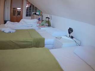 voyeurcam-julmodels-bed-3