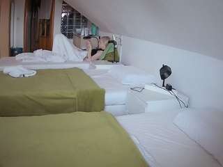 voyeurcam-julmodels-bed-3 Julmodels-house live webcam