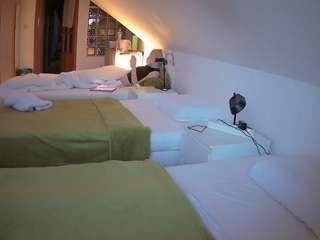 Julmodels Bedroom-D3 live webcam on Soda Cams