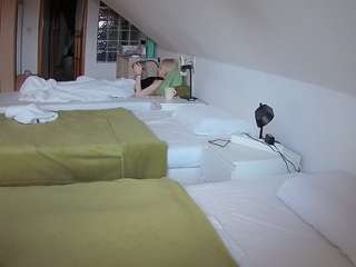 voyeurcam-julmodels-bed-3 live cam profile